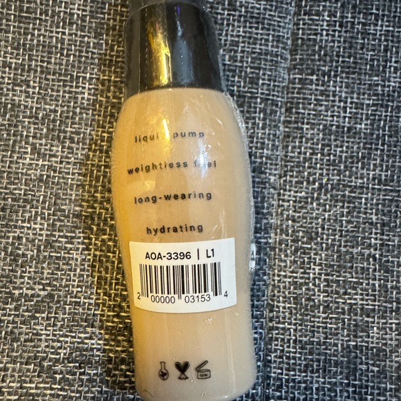 AOA Cream Foundation Dewy Blend Makeup, L1 - Picture 2 of 4
